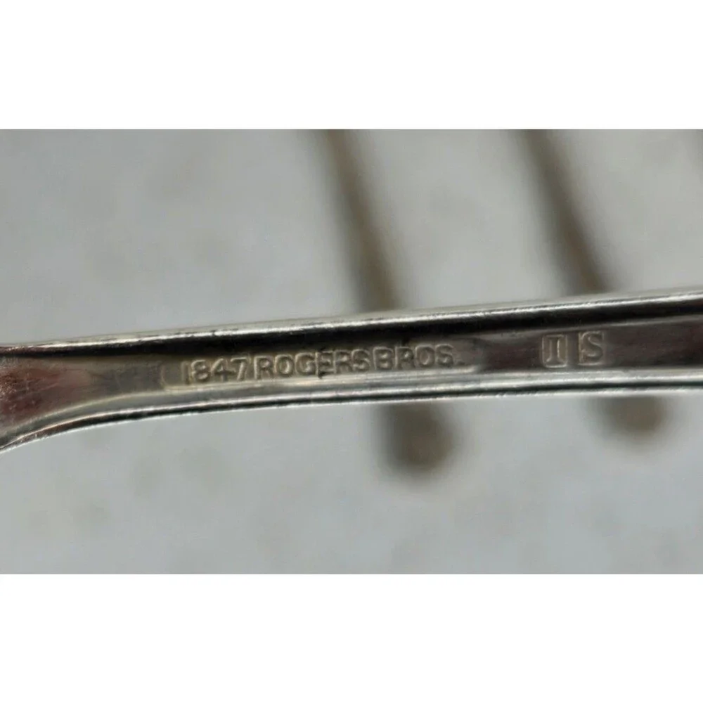 1847 Rogers Bros Silver Plate  Eternally Yours Set of 5 Lot Spoons Butter Knife